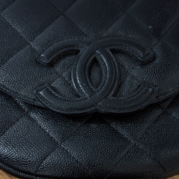 CHANEL Black Quilted Crossbody Bag - Picture 3 of 15
